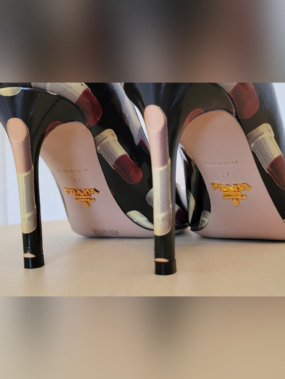 Prada - RARE! Vintage Black Patent Leather Lipstick Print Pumps Heels Size 37 - Picture 6 of 11